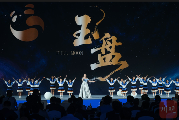 配资知识网 配资 中国童声联袂希腊歌手 双语版《玉盘》首秀“金熊猫”