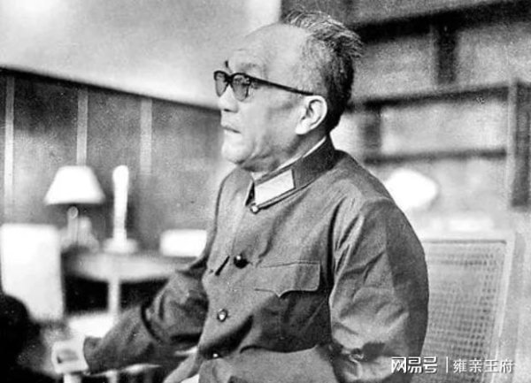 股票在线配资 80年梁兴初返回北京，叶剑英给他两个选择，梁兴初：我一个也不选